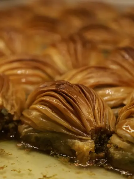 Frische Baklava in Rosenform